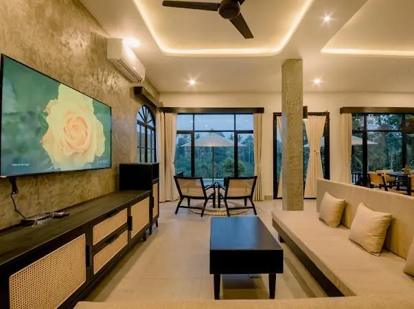 Ginas Heritage With View Of Jungle