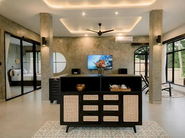 Ginas Heritage With View Of Jungle Villa Ubud